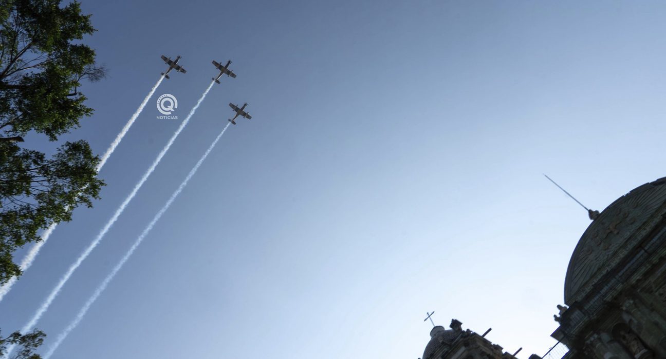 Aviones en el show aéreo por el 494 aniversario de Oaxaca Central Q Noticias