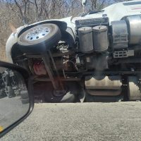 Rapiña de trailer azucarero en oaxaca Central Q Noticias